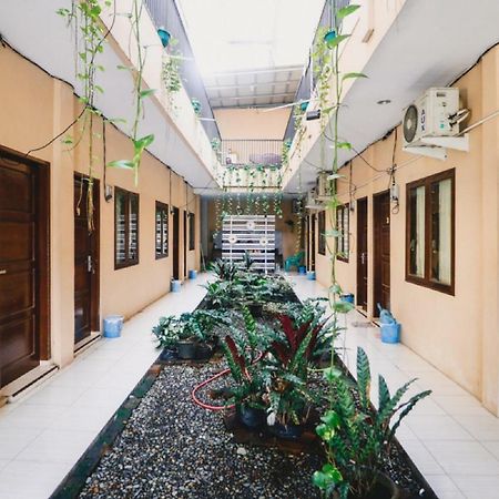 Reddoorz Near Jalan Gatot Subroto Medan Hotel Exterior photo