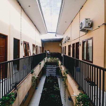 Reddoorz Near Jalan Gatot Subroto Medan Hotel Exterior photo