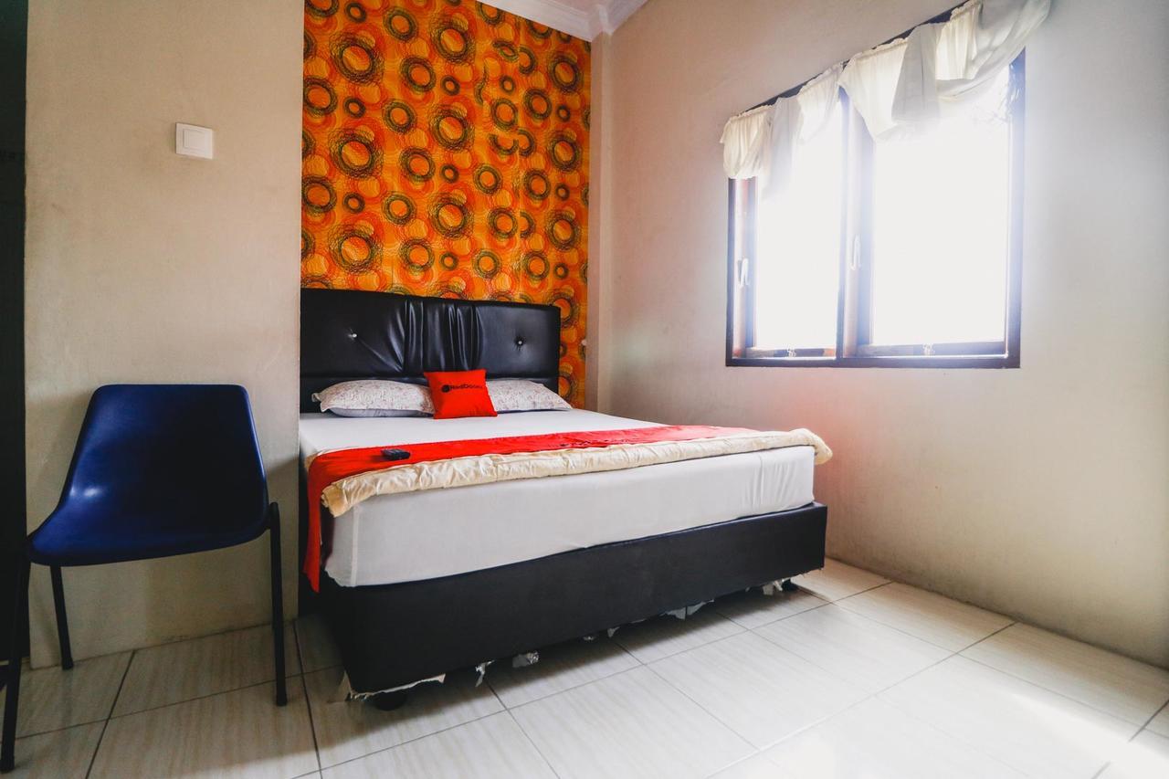 Reddoorz Near Jalan Gatot Subroto Medan Hotel Exterior photo