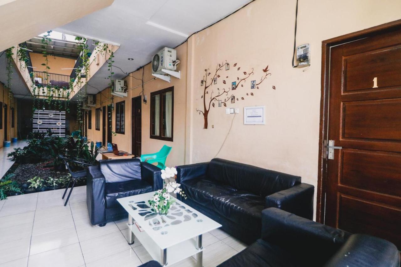 Reddoorz Near Jalan Gatot Subroto Medan Hotel Exterior photo