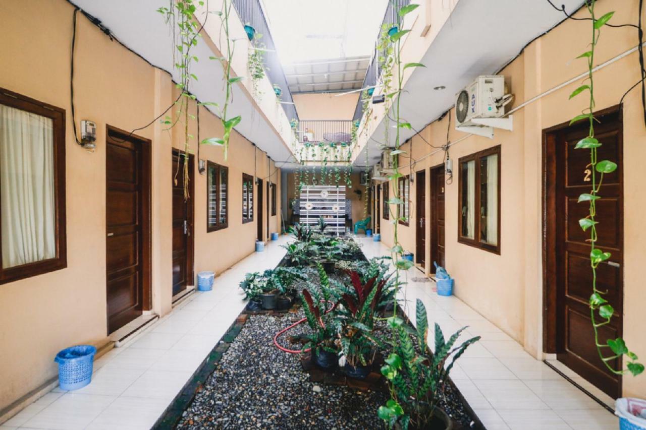 Reddoorz Near Jalan Gatot Subroto Medan Hotel Exterior photo
